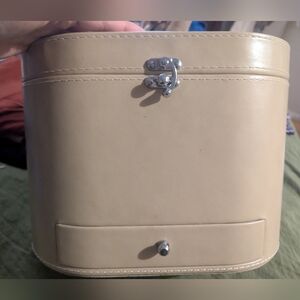 Beige Make-up/Jewelry Box with Clasp